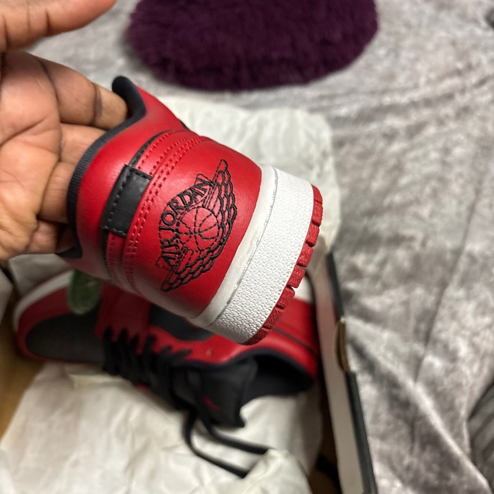 Jordan 1 lows red and black